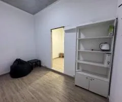 Продаж приміщення 21,6 кв.м в бізнес-центрі, Поділ, Виноградар, вул. Світлицького 35. ТОРГ