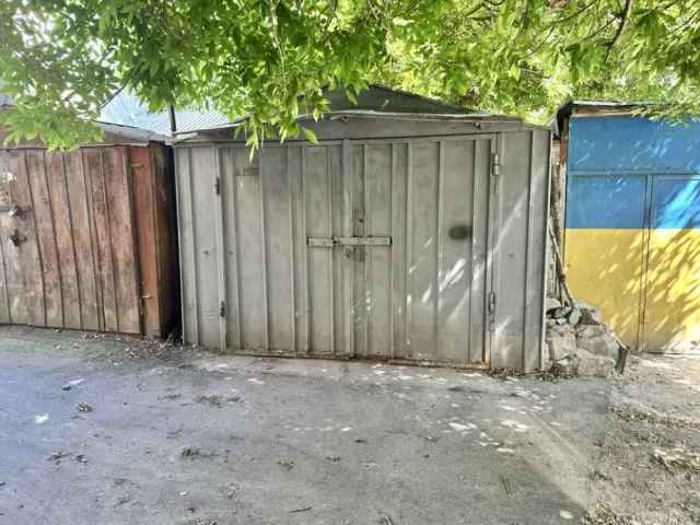 Продам залізний гараж