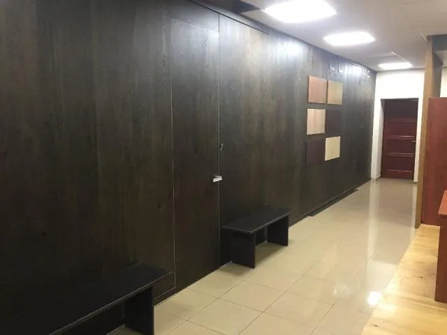 Оренда 2-х кімнат площею 100,1 м2 цокольного поверху офісного приміщення