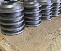 Кришечки алюмінієві корпуса підшипників до машини К7-ФЦЛ/7 для знімання пірʼя з птиці. Нові. Продам.