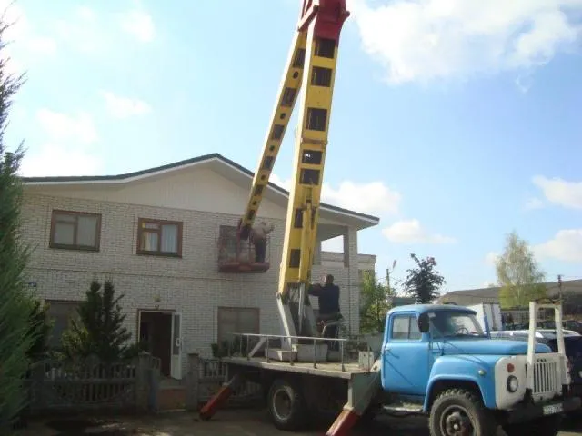 Оренда автовишки АГП-18 Бровари по району (067) 441 30 25.