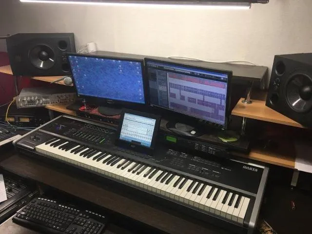 Продається: Робоча станція для аранжування Yamaha Tyros 5 на 61 клавішу